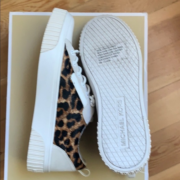 MICHAEL Michael Kors Oscar Lace Up Sneakers - Picture 7 of 7